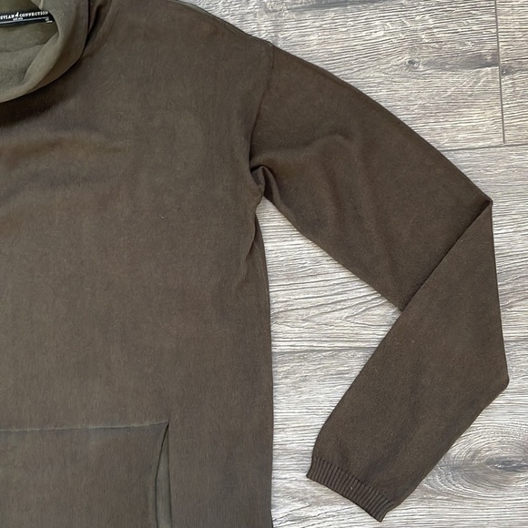 Peruvian Connection | Cotton Turtleneck with Kangaroo Pocket Size XS Olive Green - Picture 5 of 10